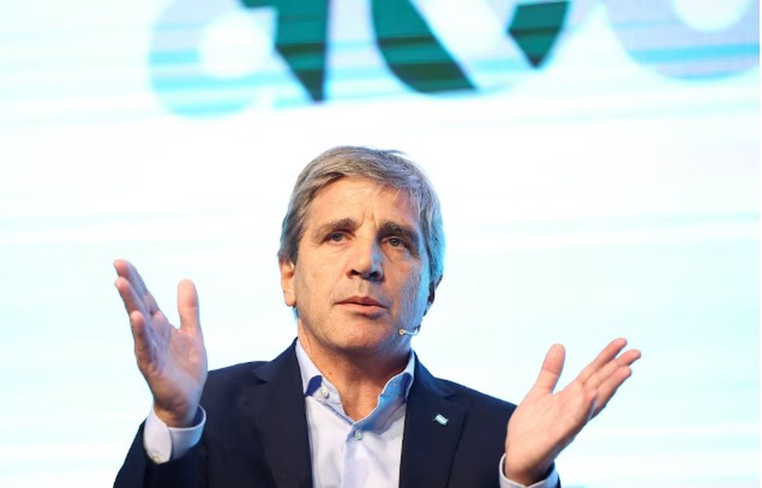 El plan del Gobierno para contener al dólar se basa en menos emisión y tasas reales positivas