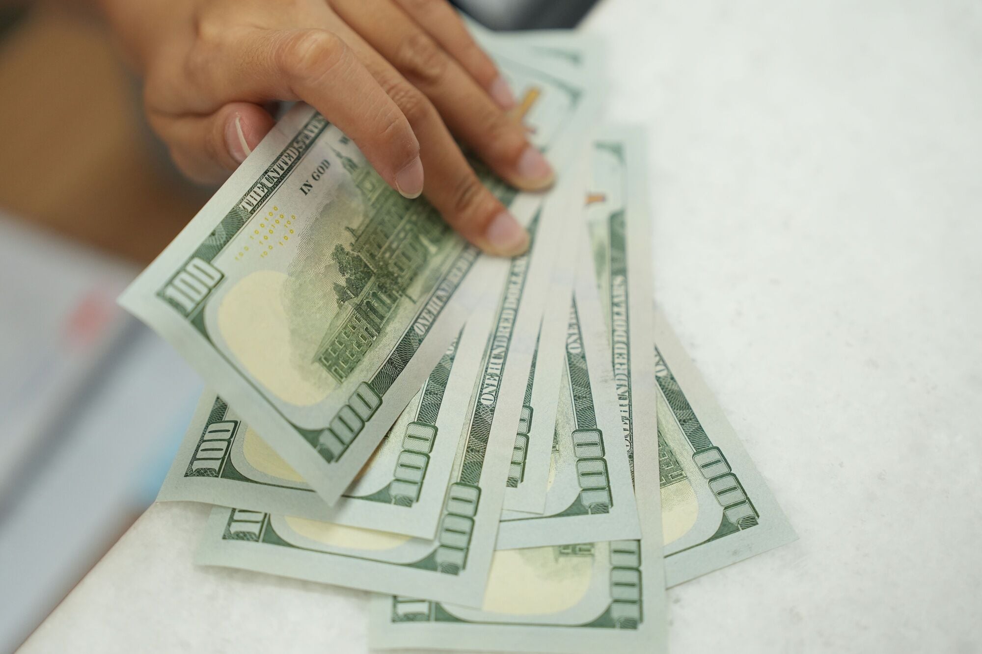 Fuerte suba de tasas para contener el dólar: hasta 4% mensual