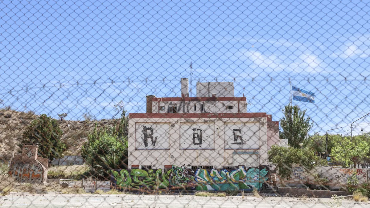 Salón de fiestas en la Avenida Argentina convirtido en "aguantadero" 