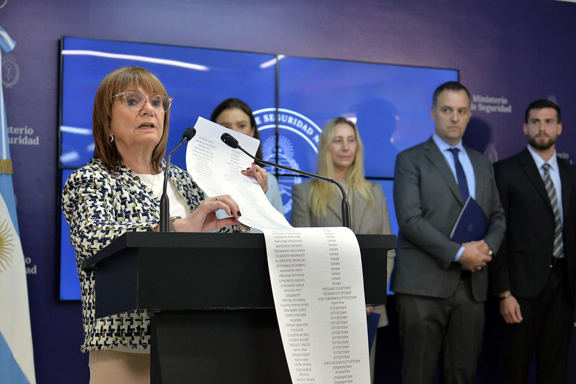 Bullrich apuntó contra un laboratorio por falsificar un certificado municipal