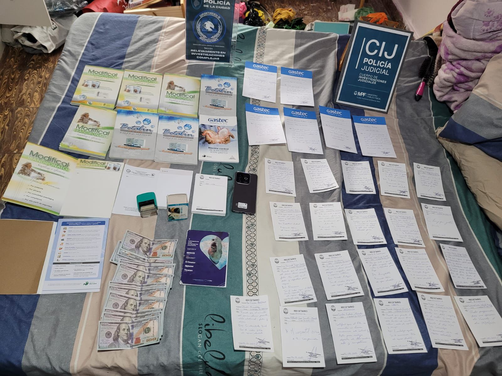 Recetarios truchos: cobraban $10 mil y los enviaban a domicilio