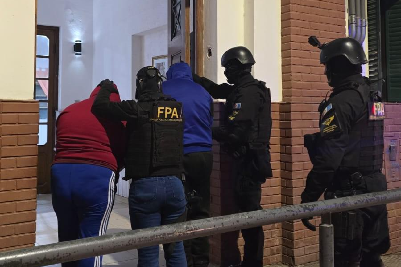 Córdoba: detienen a una pareja por venta de drogas frente a un merendero