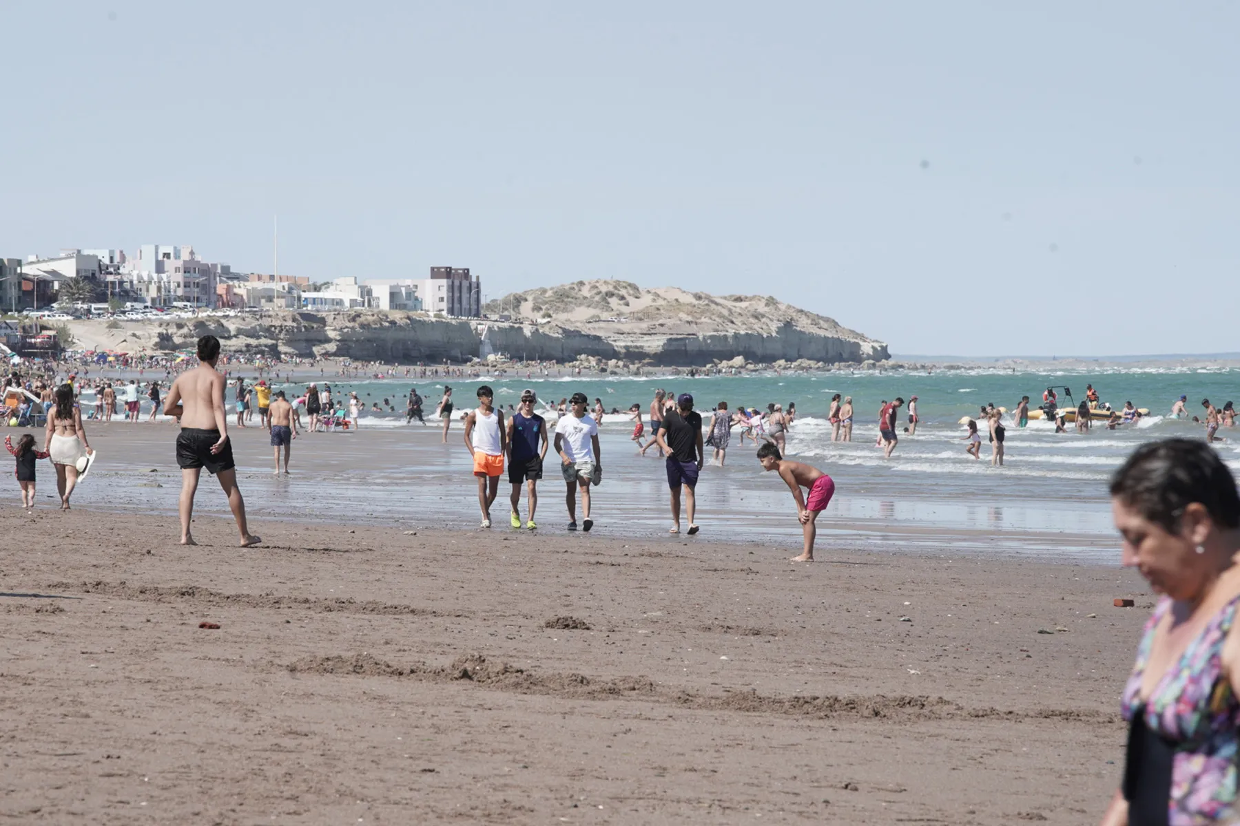 Las Grutas y una polémica: partidos de «30 contra 30» con 300 personas mirando y peleas