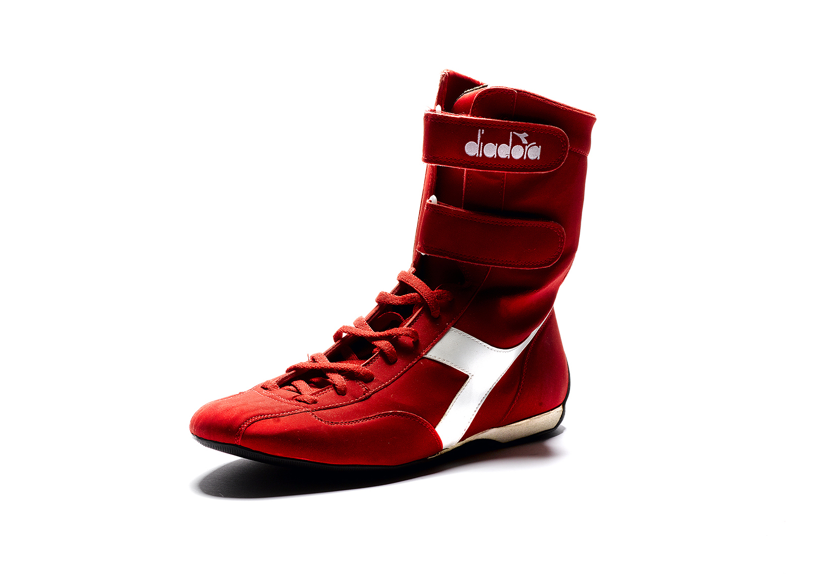 Una marca argentina fabricó las zapatillas para la serie de Ayrton Senna y ya tiene las de Franco Colapinto