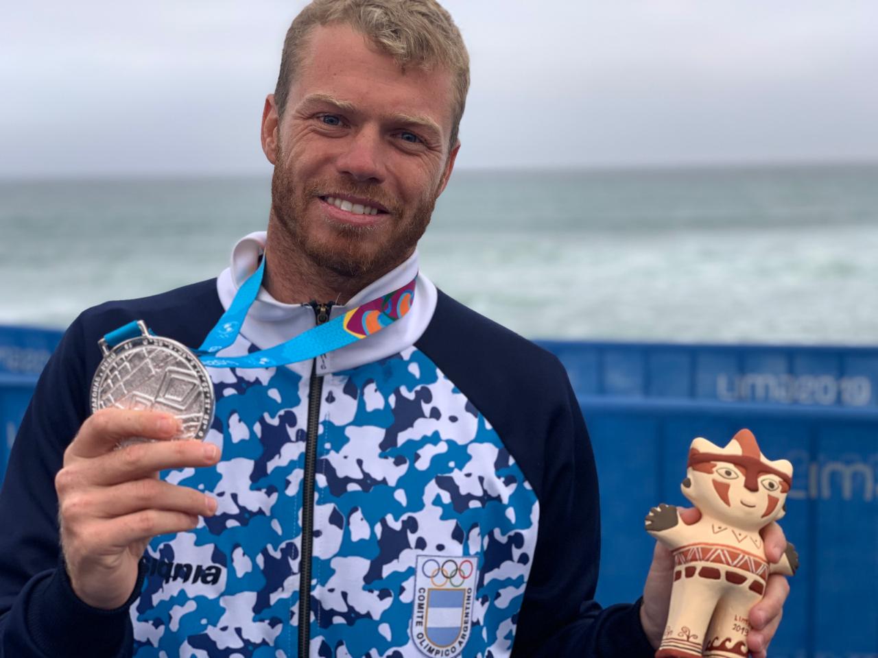 Es el primer surfista olímpico argentino, abrió una cadena de hoteles y busca clasificar a Los Ángeles 2028