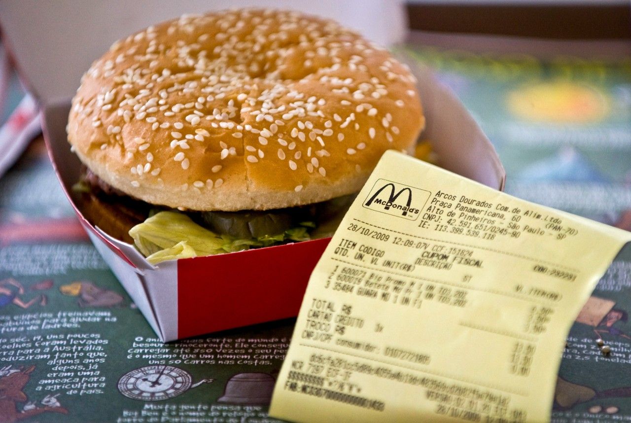 Peso argentino en el Índice Big Mac: su posición en el ranking global tras un año de dólar estable