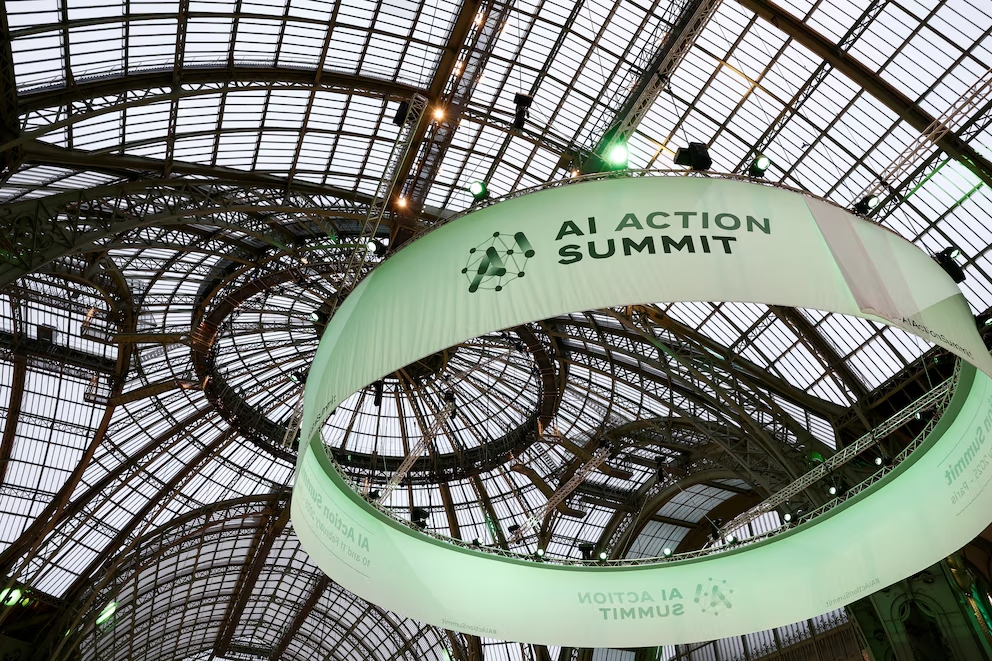 Líderes mundiales y la élite tecnológica se reúnen en París buscando fijar reglas para la Inteligencia Artificial