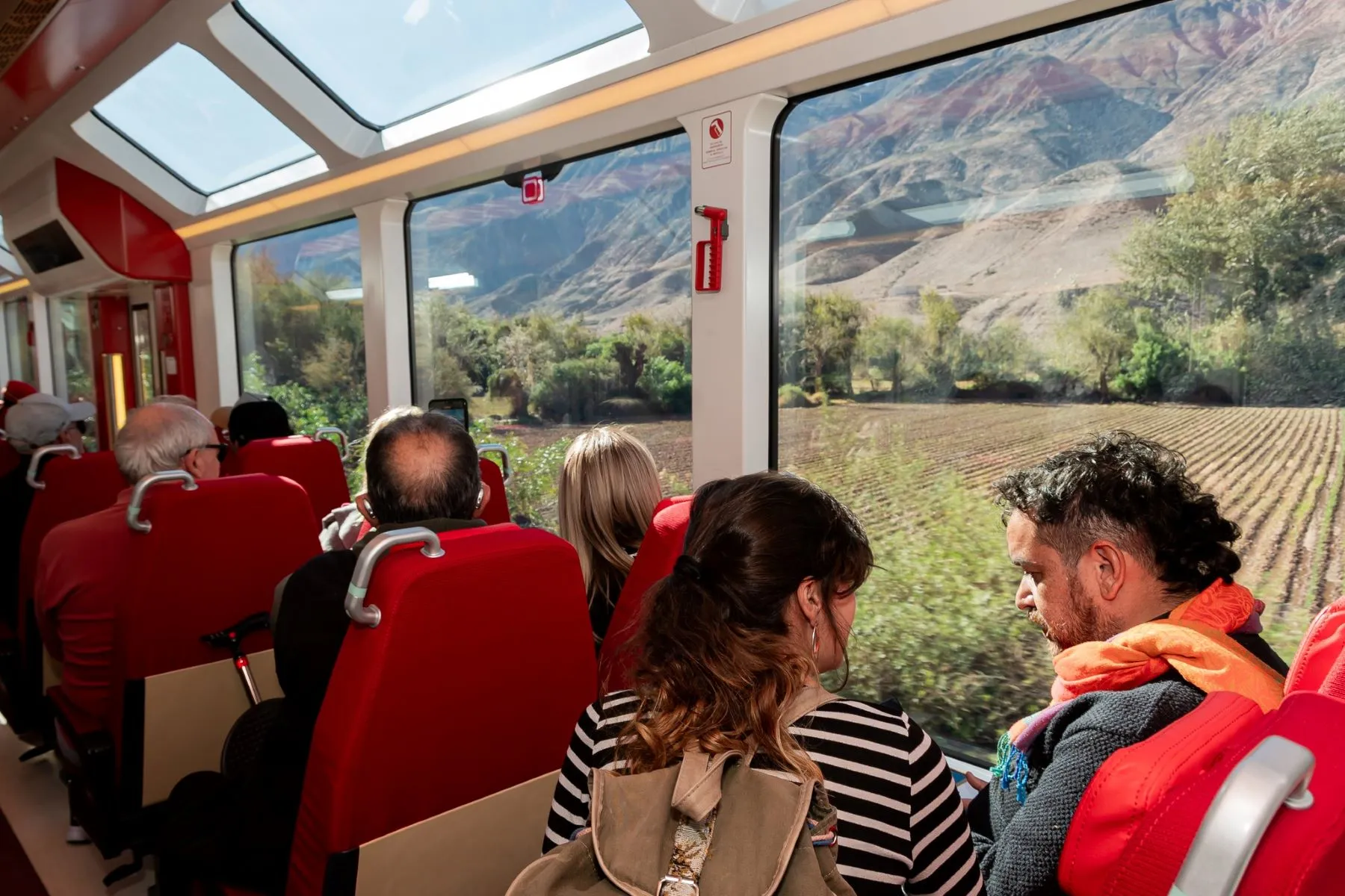 Nuevo tren solar en Humahuaca: una forma ecológica de recorrer el norte y disfrutar su cultura