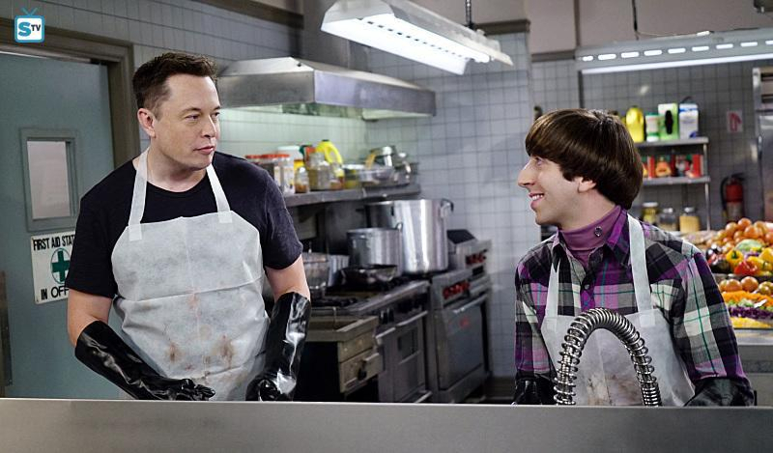 El día que Elon Musk lavó platos en The Big Bang Theory: la escena que sorprendió a los espectadores