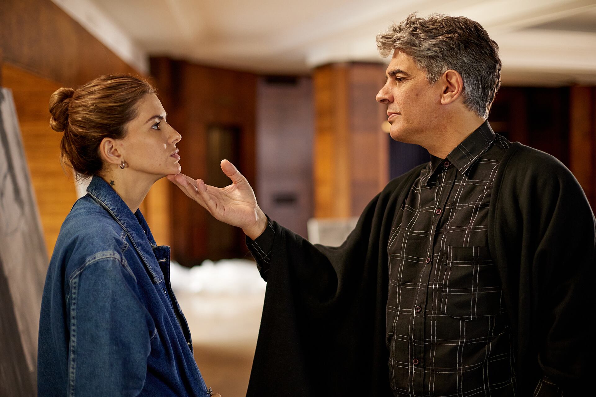 Eugenia 'La China' Suárez: Secretos y Amor Prohibido en 'Camaleón'