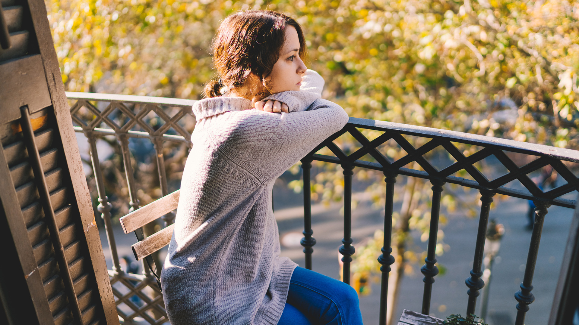 Astenia Otoñal: Identifica sus Síntomas y Adapta tu Cuerpo