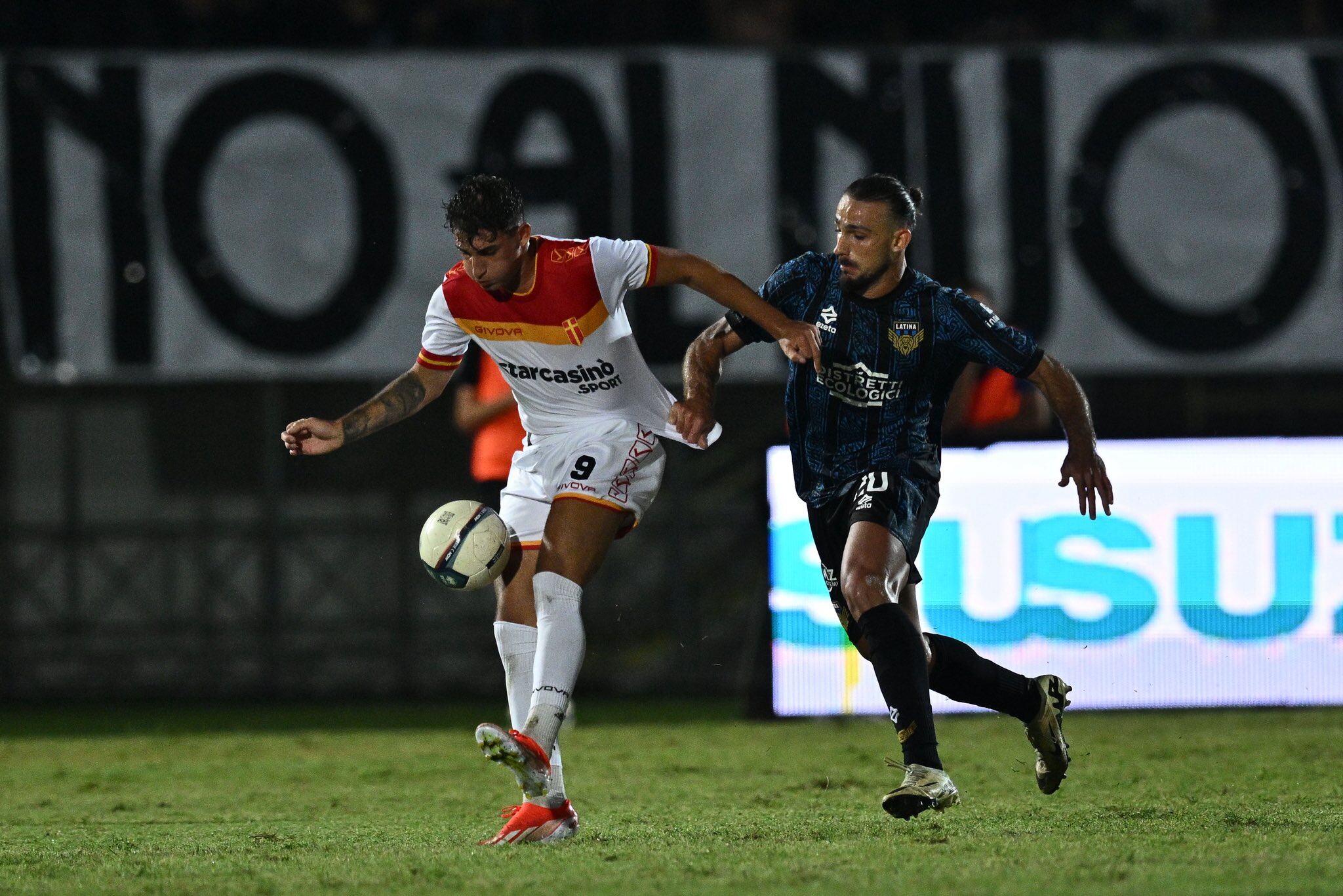 Ataque Brutal a Futbolista Argentino en Italia Post-Derrota: Un Acto de Violencia Inaceptable