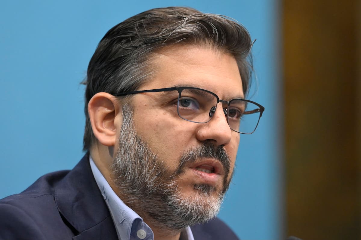 La mano derecha de Kicillof evitó un control de alcoholemia y quedó sin licencia