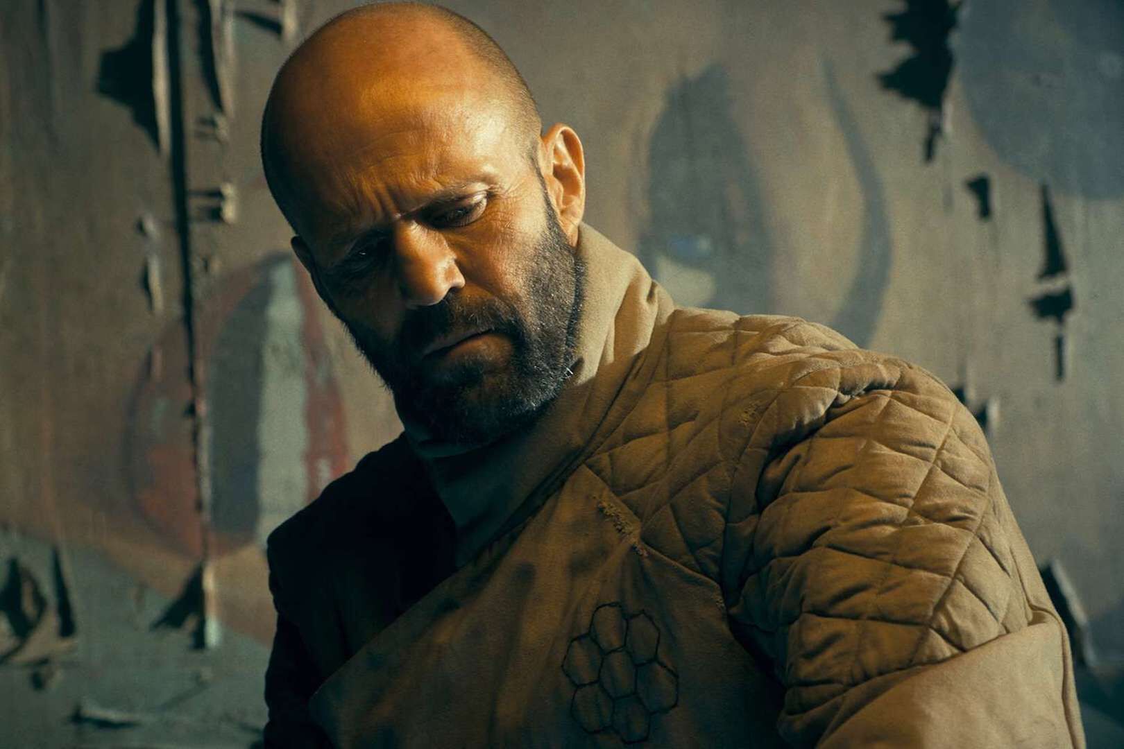 Jason Statham le gana la pulseada a Stallone y Schwarzenegger en la taquilla
