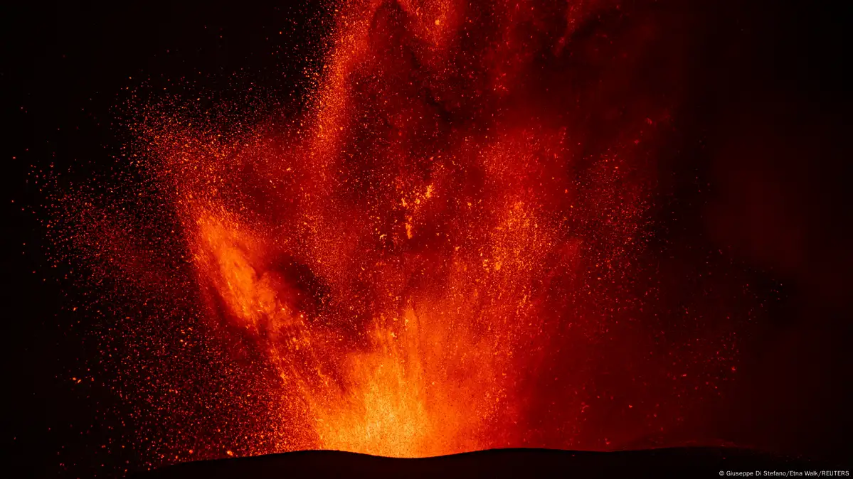 Erupción del Etna causa temor y pone en alerta a las autoridades italianas