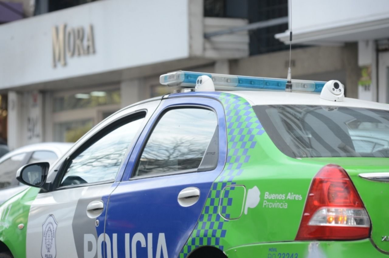 Lo buscaban por apuñalar a su novia y lo encontraron atendiendo en una barbería de Ezeiza