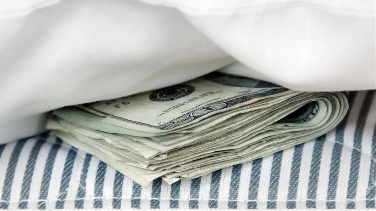 Analizan liberar el uso de los “dólares del colchón” mediante declaración jurada