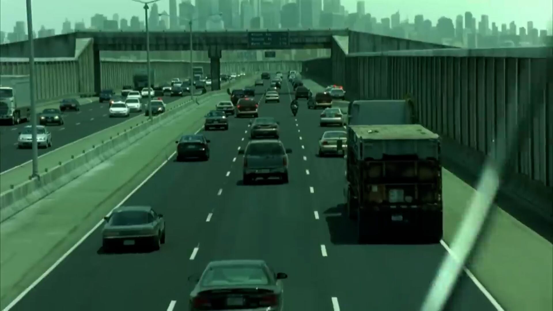 La Emocionante Persecución de Matrix Reloaded que Rompió Records de Presupuesto